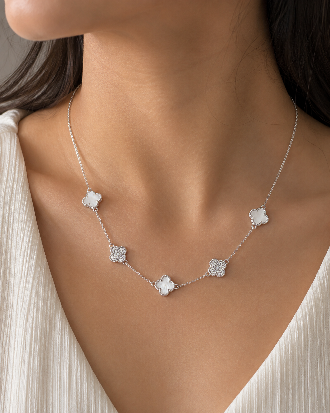 The Clover Luminary Chain