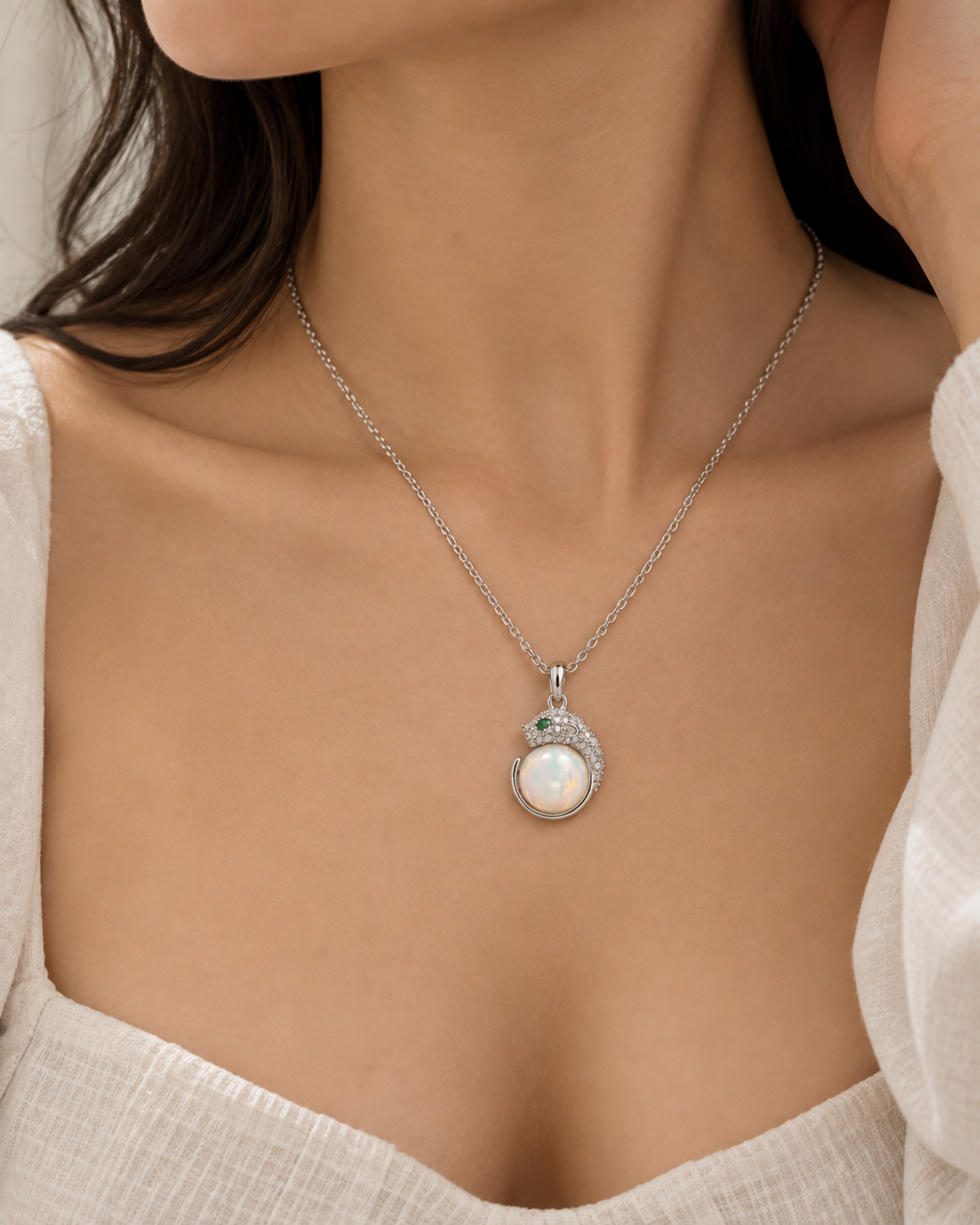 The Panthera Pearl Coiled Chain